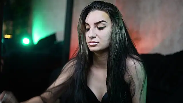 Snapshot of BikiJo chatting on November 2025 07:24:01 PM BikiJo online show from November 2025 07:24:01 PM