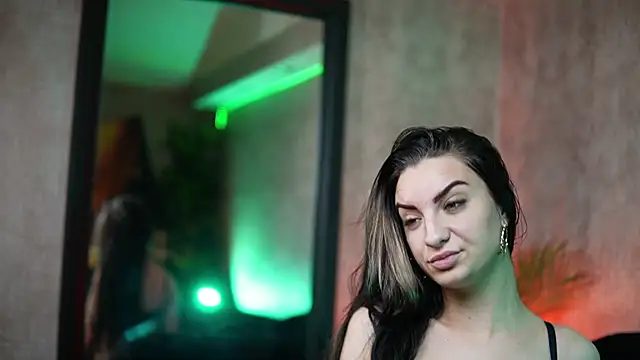 Snapshot of BikiJo chatting on November 2025 07:07:02 PM BikiJo online show from November 2025 07:07:02 PM