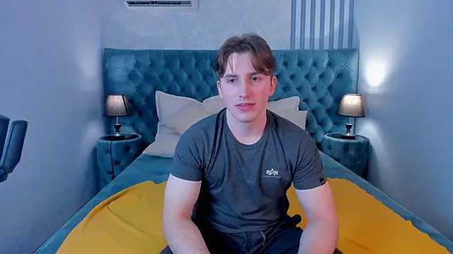 Snapshot of MarkYeti chatting on November 2025 12:53:01 PM MarkYeti online show from November 2025 12:53:01 PM