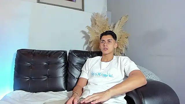 ZeusBrant online show from March 2026 01:48:01 PM