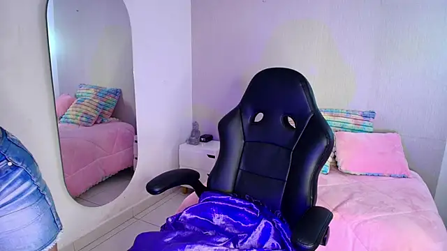 NinaSakura Eup online show from November 2025 11:43:02 AM