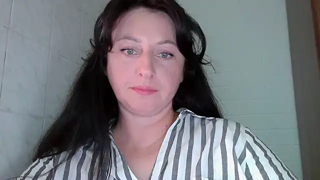 Snapshot of MelinaAx chatting on July 2026 07:49:01 PM MelinaAx online show from July 2026 07:49:01 PM