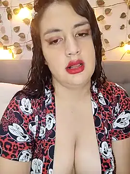 Snapshot of White_Queen_1 chatting on November 2025 09:02:01 PM White Queen 1 online show from November 2025 09:02:01 PM