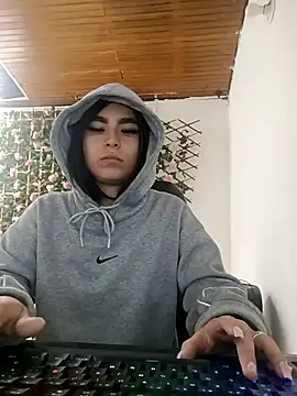 Irina Fernandez online show from November 2025 02:06:01 PM