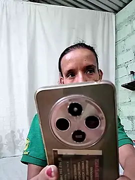 Snapshot of SindyHans chatting on November 2025 01:01:01 PM SindyHans online show from November 2025 01:01:01 PM