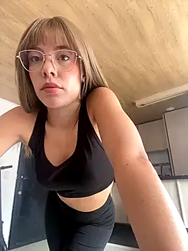 Abbiejohnson online show from December 2025 04:34:02 PM