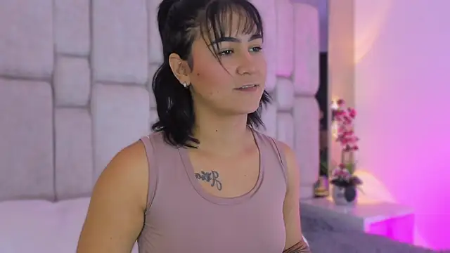 SnakeMuse online show from November 2025 04:05:01 AM