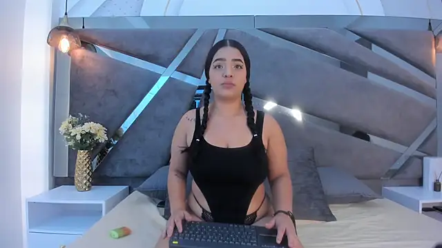 Sammy Gomez  online show from November 2025 07:29:02 PM