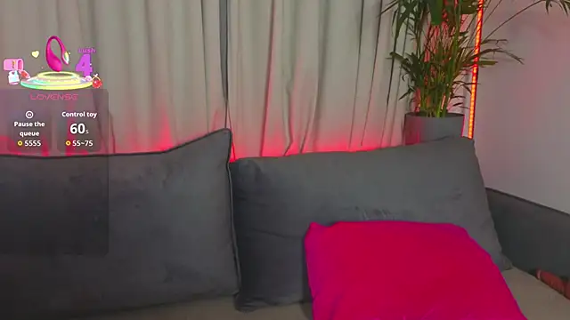 Snapshot of VivianGray_ chatting on November 2025 04:28:02 PM VivianGray online show from November 2025 04:28:02 PM