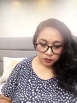 Snapshot of ViickyLee chatting on November 2025 02:50:01 AM ViickyLee online show from November 2025 02:50:01 AM