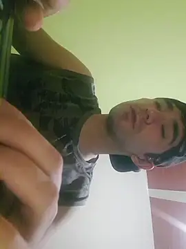 Snapshot of BryanTowers chatting on November 2025 05:20:01 AM BryanTowers online show from November 2025 05:20:01 AM