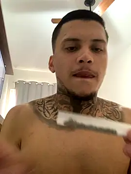 Snapshot of Ryanzl017 chatting on November 2025 10:23:01 AM Ryanzl017 online show from November 2025 10:23:01 AM