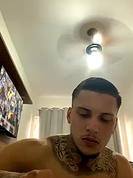 Snapshot of Ryanzl017 chatting on November 2025 09:17:01 PM Ryanzl017 online show from November 2025 09:17:01 PM