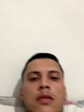 Snapshot of Ryanzl017 chatting on November 2025 06:33:02 PM Ryanzl017 online show from November 2025 06:33:02 PM