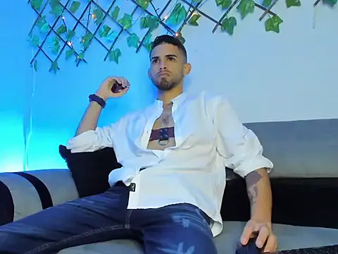 Snapshot of Angel_blue1 chatting on November 2025 12:35:02 AM Angel blue1 online show from November 2025 12:35:02 AM