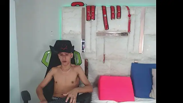 Snapshot of HARD_GROUPP_ chatting on November 2025 03:56:01 AM HARD GROUPP online show from November 2025 03:56:01 AM