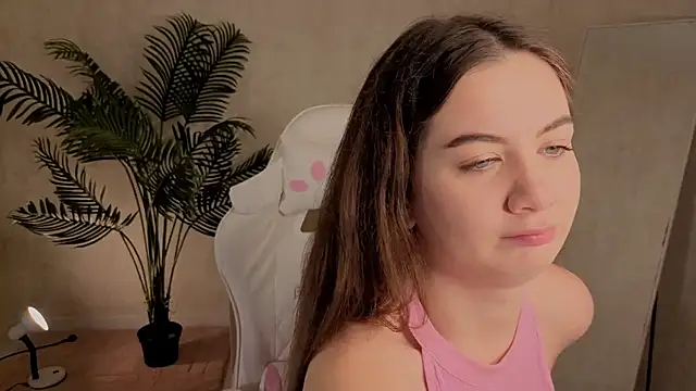 Snapshot of Lilia_Crown chatting on November 2025 05:06:01 PM Lilia Crown online show from November 2025 05:06:01 PM