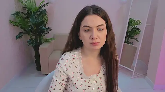 Snapshot of Lilia_Crown chatting on November 2025 03:45:01 PM Lilia Crown online show from November 2025 03:45:01 PM