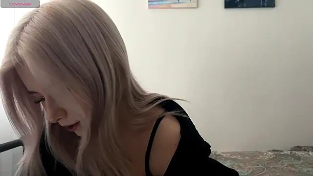 Snapshot of RekaNoWay chatting on November 2025 11:32:02 AM RekaNoWay online show from November 2025 11:32:02 AM