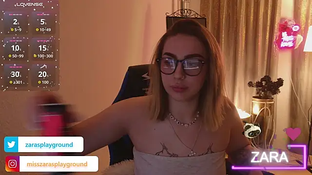 Snapshot of ZarasPlayground chatting on May 2026 08:05:02 PM ZarasPlayground online show from May 2026 08:05:02 PM