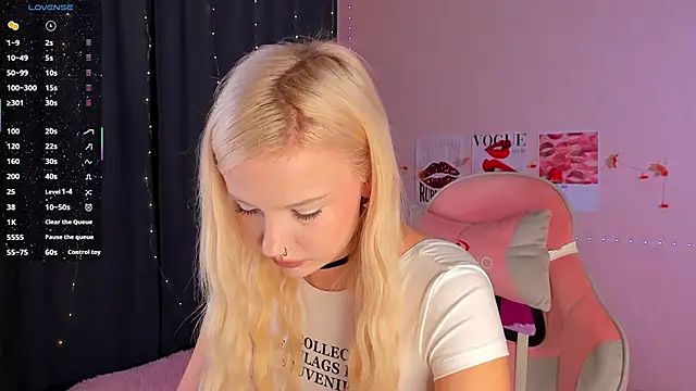 Snapshot of murmurmiace chatting on November 2025 12:04:01 PM murmurmiace online show from November 2025 12:04:01 PM