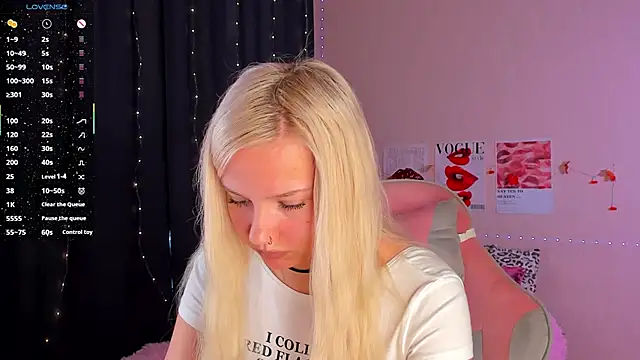 Snapshot of murmurmiace chatting on November 2025 06:12:02 AM murmurmiace online show from November 2025 06:12:02 AM