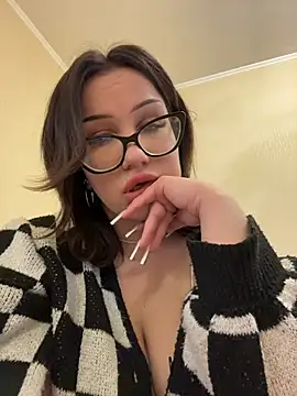 SqurtForYou online show from December 2025 09:14:01 AM