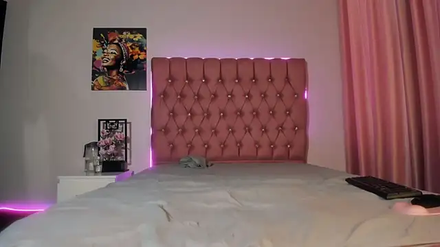 VanillaFlo online show from April 2026 05:07:02 AM