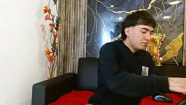 Tommy160920 online show from November 2025 01:10:01 PM