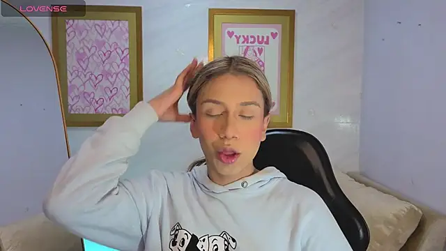 Evy Luxx v online show from March 2026 03:45:02 AM