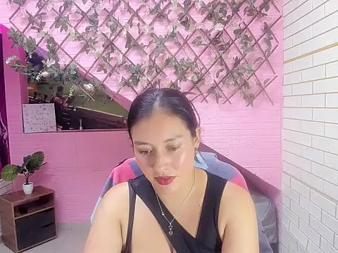 maurakloss303av online show from December 2025 08:27:01 PM