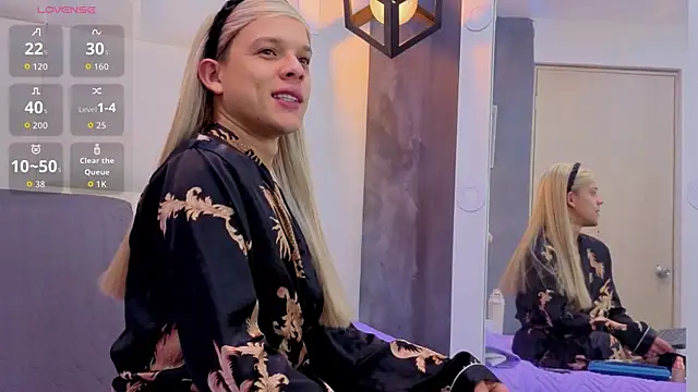 Valentino moretti online show from April 2026 12:30:02 PM