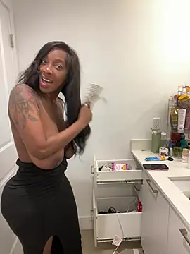 Drekacakez online show from May 2026 02:55:01 PM
