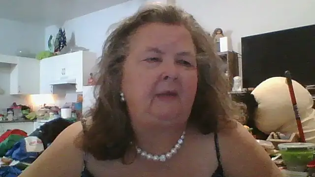 Snapshot of TiguhguhrsRose chatting on November 2025 01:38:01 AM TiguhguhrsRose online show from November 2025 01:38:01 AM