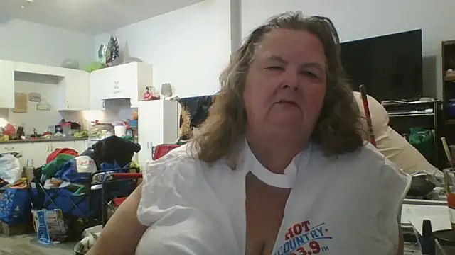 Snapshot of TiguhguhrsRose chatting on November 2025 01:38:01 AM TiguhguhrsRose online show from November 2025 01:38:01 AM