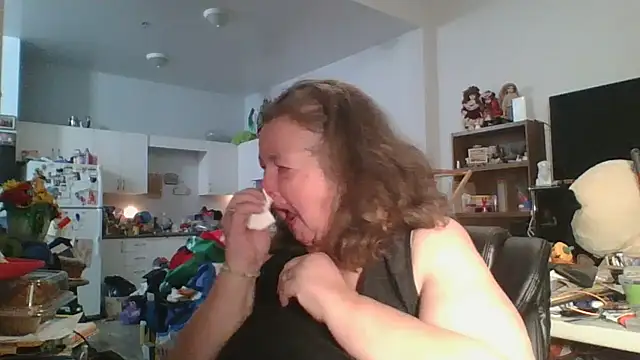 Snapshot of TiguhguhrsRose chatting on December 2025 03:36:02 AM TiguhguhrsRose online show from December 2025 03:36:02 AM