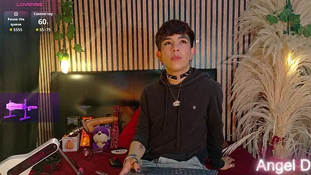 Angeldust19 online show from March 2026 03:12:01 AM