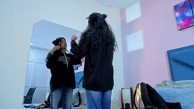 Snapshot of Hopemoretti chatting on November 2025 12:38:01 PM Hopemoretti online show from November 2025 12:38:01 PM