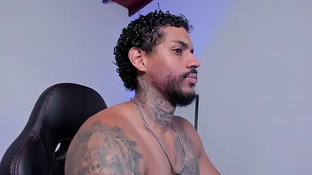 LuigiVitale 1 online show from March 2026 01:05:02 AM