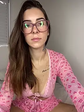 Snapshot of fer-nanda chatting on May 2026 08:03:01 PM fer-nanda online show from May 2026 08:03:01 PM