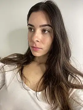 Snapshot of fer-nanda chatting on May 2026 06:57:01 PM fer-nanda online show from May 2026 06:57:01 PM
