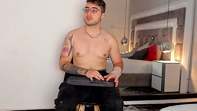 Ethan Greys online show from November 2025 03:43:02 AM