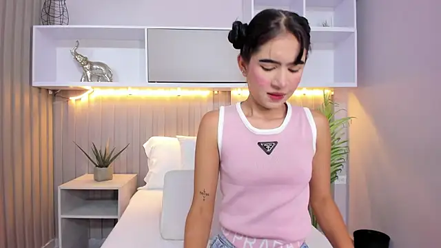 Snapshot of angelaG1 chatting on April 2026 04:05:02 AM angelaG1 online show from April 2026 04:05:02 AM