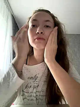 Snapshot of Holy_Poly chatting on November 2025 08:14:02 AM Holy Poly online show from November 2025 08:14:02 AM