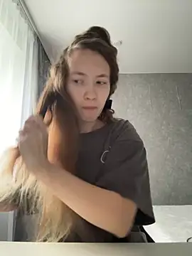 Snapshot of Holy_Poly chatting on December 2025 08:19:01 AM Holy Poly online show from December 2025 08:19:01 AM