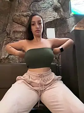 BelleRune online show from April 2026 06:17:01 PM