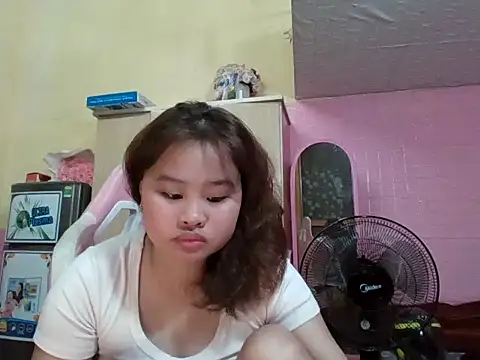 Snapshot of Lina8386 chatting on November 2025 11:42:02 PM Lina8386 online show from November 2025 11:42:02 PM