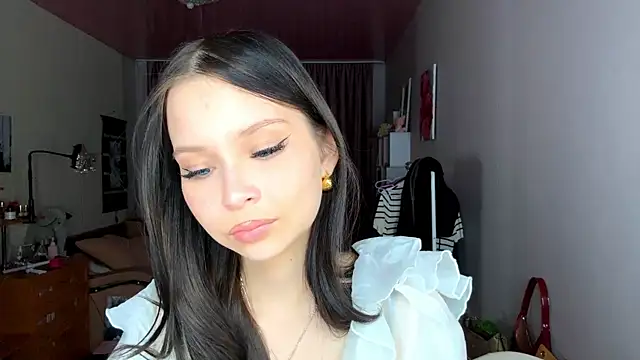 EmmaJonse online show from November 2025 12:31:02 PM