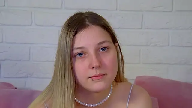 Snapshot of TinnaBurton chatting on July 2026 04:07:02 PM TinnaBurton online show from July 2026 04:07:02 PM