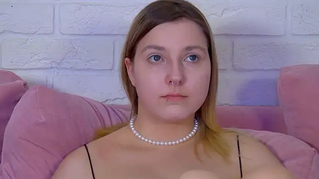 Snapshot of TinnaBurton chatting on July 2026 04:22:02 PM TinnaBurton online show from July 2026 04:22:02 PM